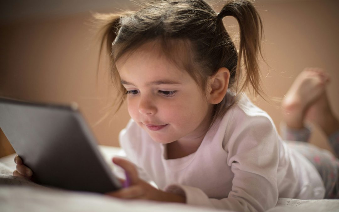 Negen op tien ouders delen werklaptop met kinderen